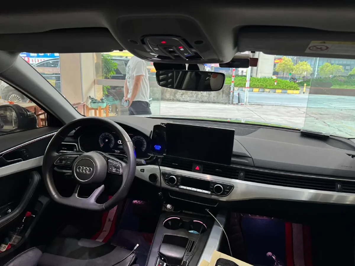 2022 Audi A4L 2.0T 190HP L4 7DCT,autocango,china used car exporter,china ev exporter,chinese used car exporter,chinese used ev exporter