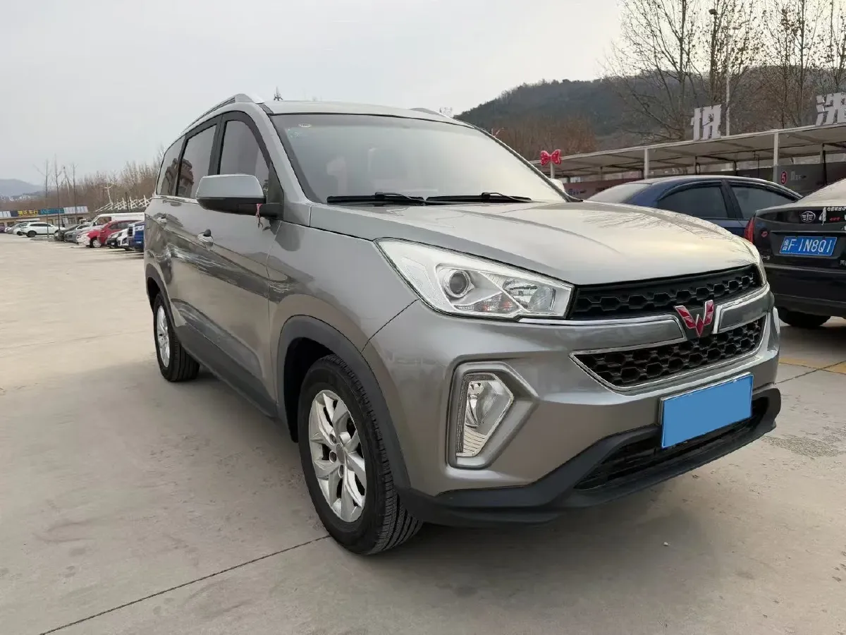 2018 WuLing HongGuang S3 1.5L 112HP L4 6MT,autocango,china used car exporter,china ev exporter,chinese used car exporter,chinese used ev exporter