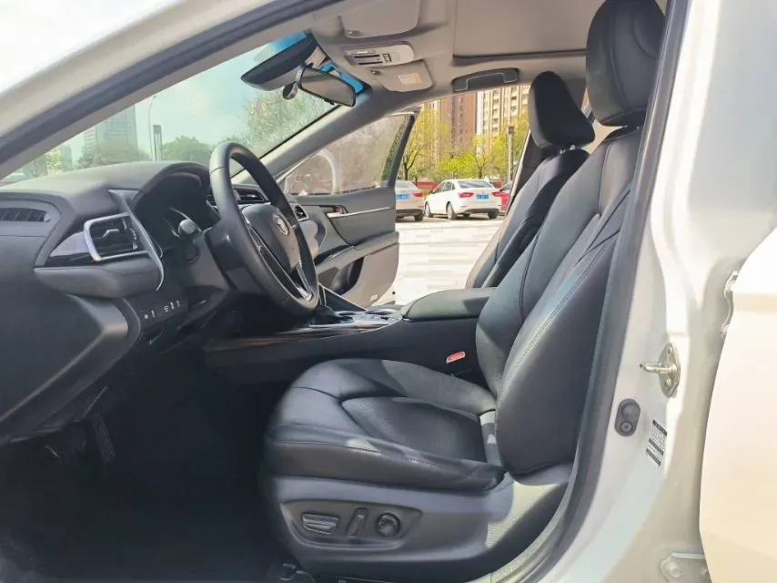 2019 Toyota Camry 2.5L 209HP L4 8AT,autocango,china used car exporter,china ev exporter,chinese used car exporter,chinese used ev exporter