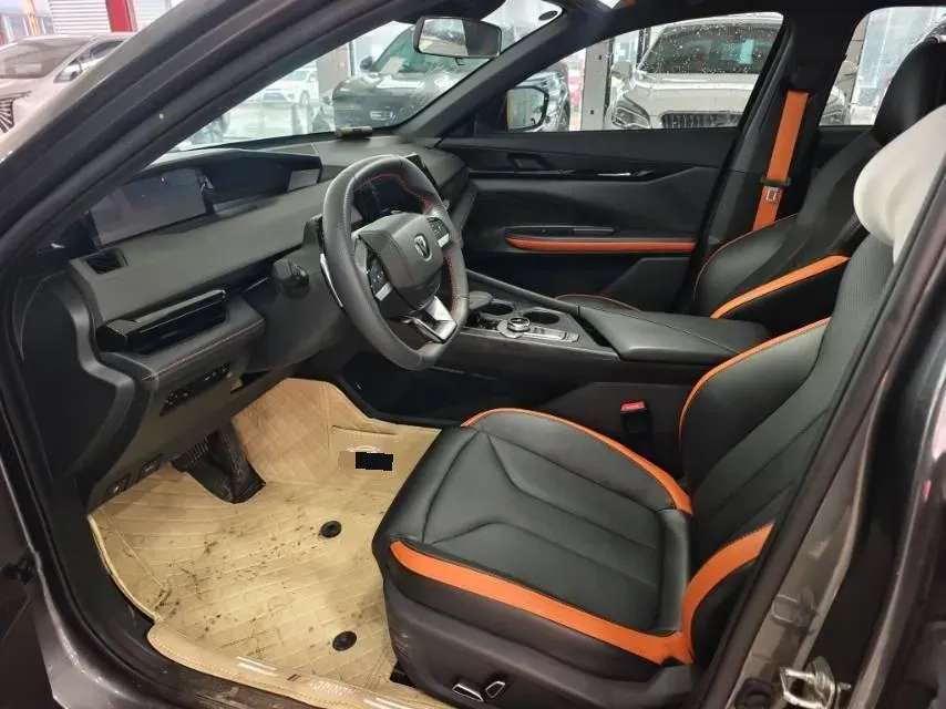 2023 ChangAn UNI-V 1.5T 188HP L4 7DCT,autocango,china used car exporter,china ev exporter,chinese used car exporter,chinese used ev exporter