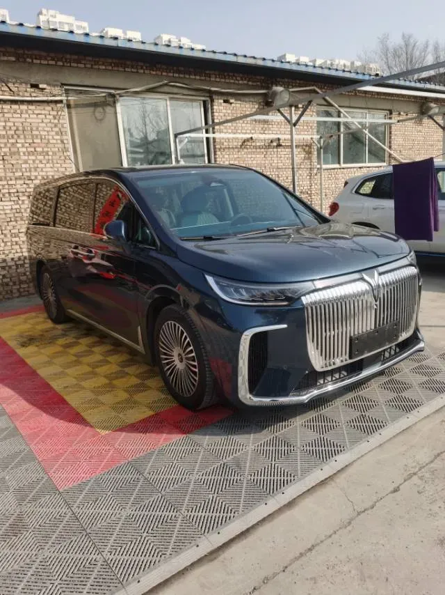 2025 Voyah Dream 1.5T 150HP L4 PHEV 41.7KWH,autocango,china used car exporter,china ev exporter,chinese used car exporter,chinese used ev exporter