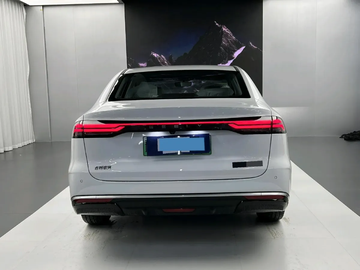 2026 Geely Galaxy Starshine 6 1.5L 112HP L4 1DHT PHEV,autocango,china used car exporter,china ev exporter,chinese used car exporter,chinese used ev exporter