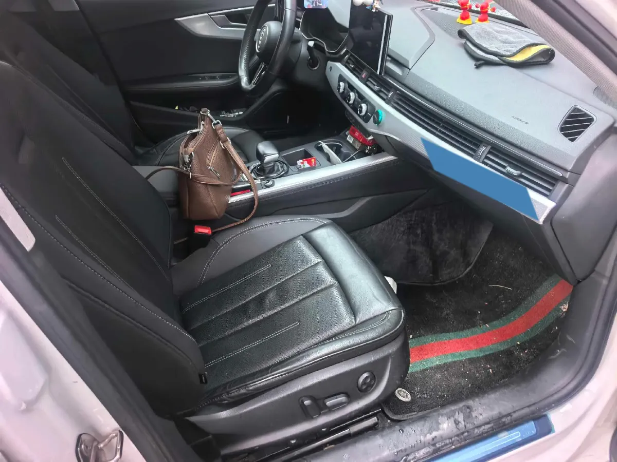 2020 Audi A4L 2.0T 190HP L4 7DCT,autocango,china used car exporter,china ev exporter,chinese used car exporter,chinese used ev exporter