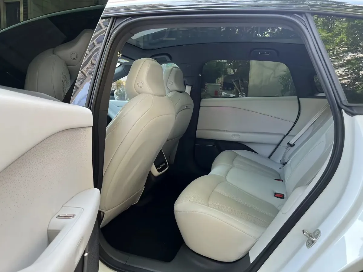 2024 Xpeng P7+ BEV 60.7KWH,autocango,china used car exporter,china ev exporter,chinese used car exporter,chinese used ev exporter