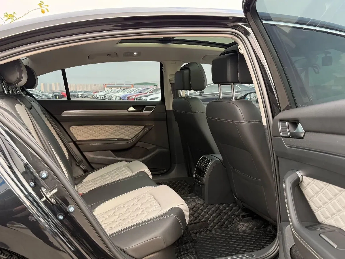 2023 Volkswagen Magotan 2.0T 186HP L4 7DCT,autocango,china used car exporter,china ev exporter,chinese used car exporter,chinese used ev exporter