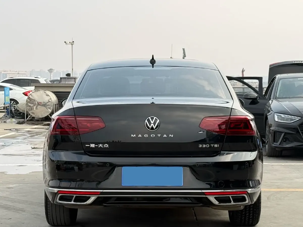 2023 Volkswagen Magotan 2.0T 186HP L4 7DCT,autocango,china used car exporter,china ev exporter,chinese used car exporter,chinese used ev exporter