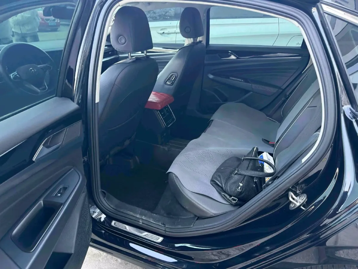 2023 Volkswagen Passat 2.0T 186HP L4 7DCT,autocango,china used car exporter,china ev exporter,chinese used car exporter,chinese used ev exporter