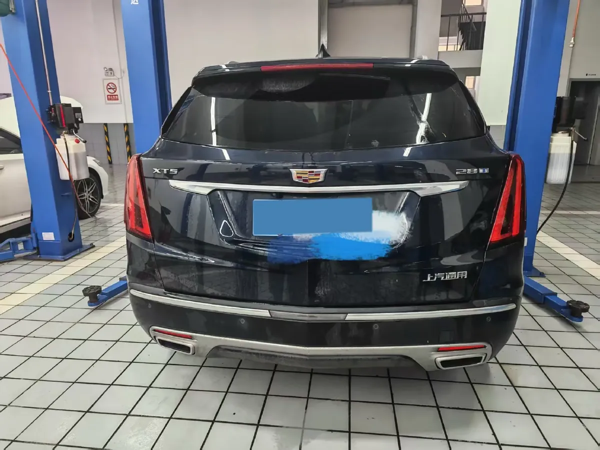 2022 Cadillac XT5 2.0T 237HP L4 9AT,autocango,china used car exporter,china ev exporter,chinese used car exporter,chinese used ev exporter