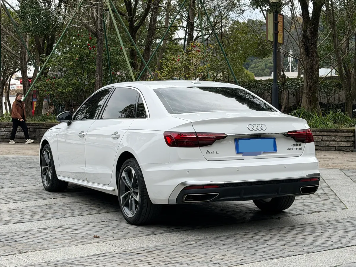 2020 Audi A4L 2.0T 190HP L4 7DCT,autocango,china used car exporter,china ev exporter,chinese used car exporter,chinese used ev exporter