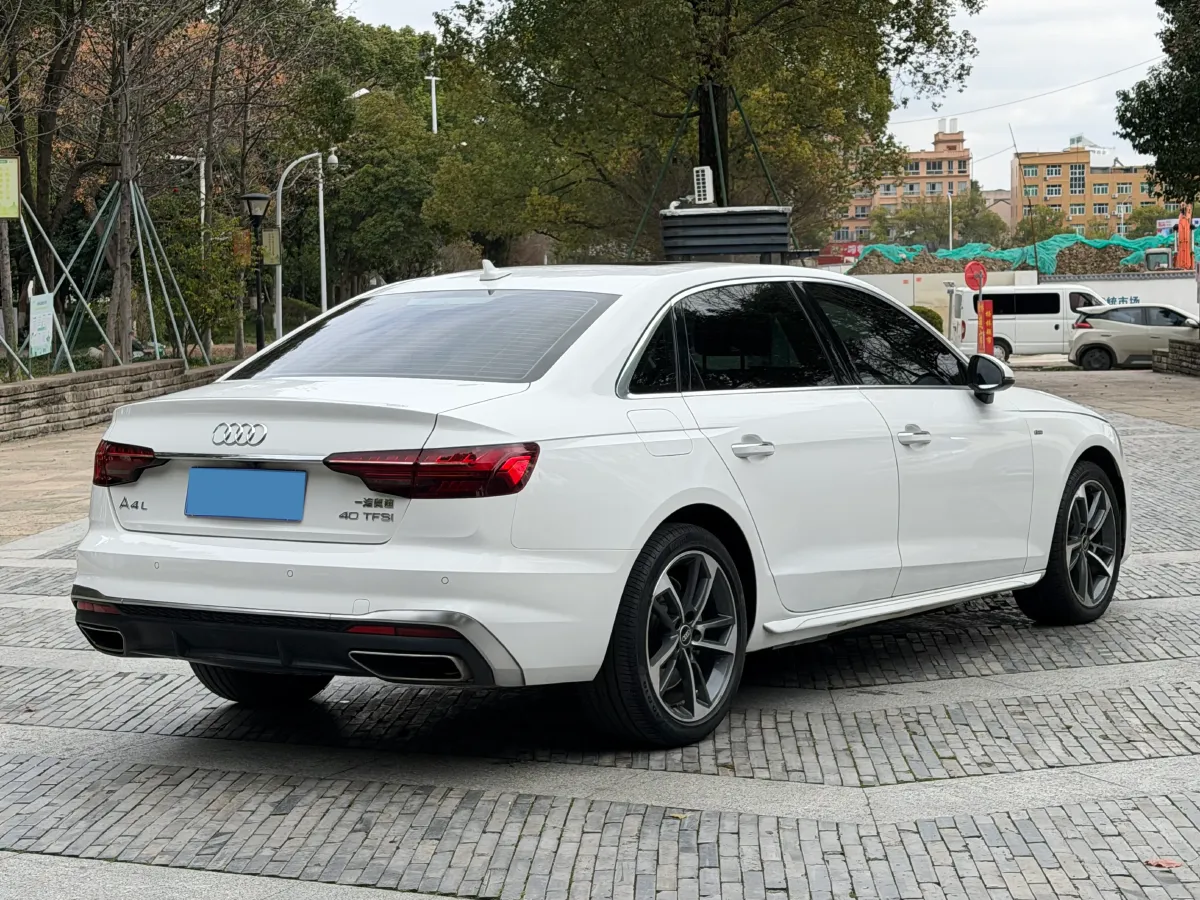 2020 Audi A4L 2.0T 190HP L4 7DCT,autocango,china used car exporter,china ev exporter,chinese used car exporter,chinese used ev exporter