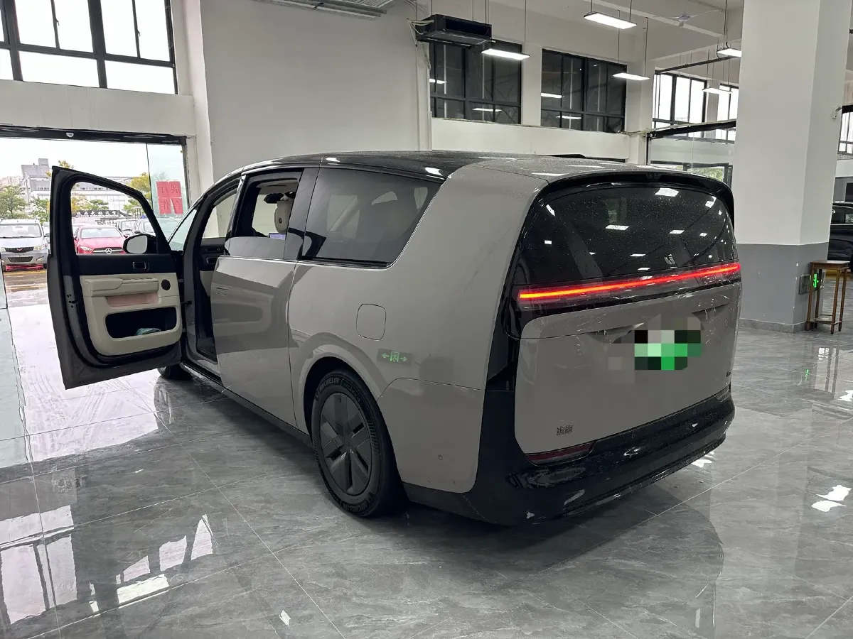 2025 Li MEGA BEV,autocango,china used car exporter,china ev exporter,chinese used car exporter,chinese used ev exporter