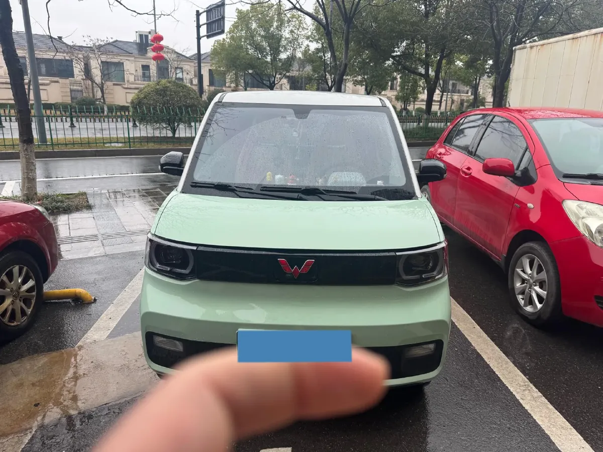 2020 WuLing HongGuang MINI EV BEV 9KWH,autocango,china used car exporter,china ev exporter,chinese used car exporter,chinese used ev exporter