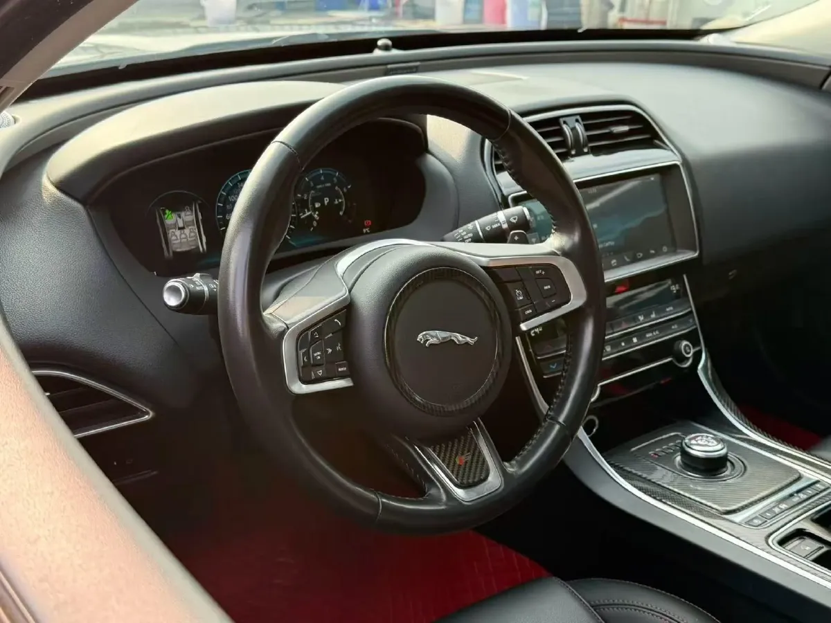 2019 Land Rover Discovery Sport 2.0T 200HP L4 9AT,autocango,china used car exporter,china ev exporter,chinese used car exporter,chinese used ev exporter