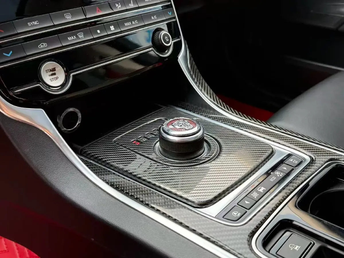 2019 Land Rover Discovery Sport 2.0T 200HP L4 9AT,autocango,china used car exporter,china ev exporter,chinese used car exporter,chinese used ev exporter