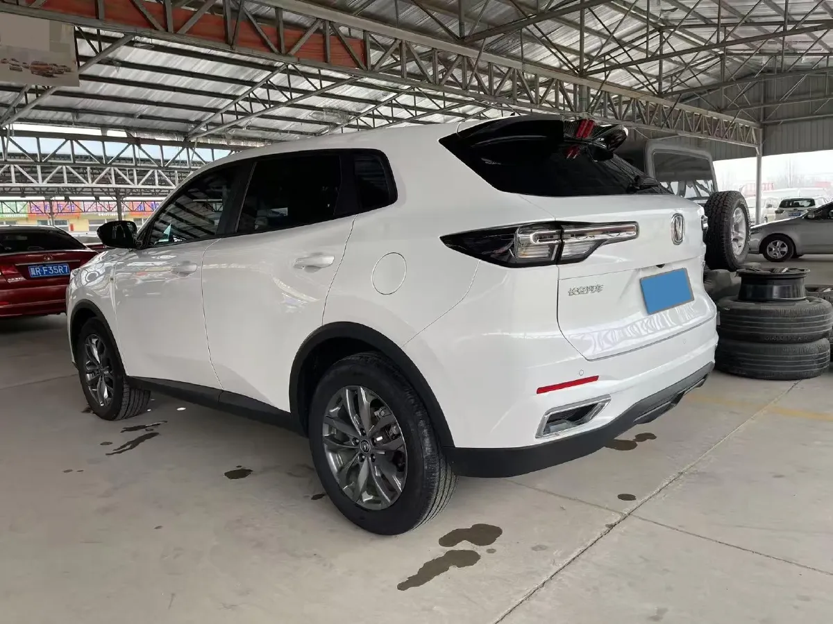 2022 ChangAn UNI-V 1.5T 188HP L4 7DCT,autocango,china used car exporter,china ev exporter,chinese used car exporter,chinese used ev exporter