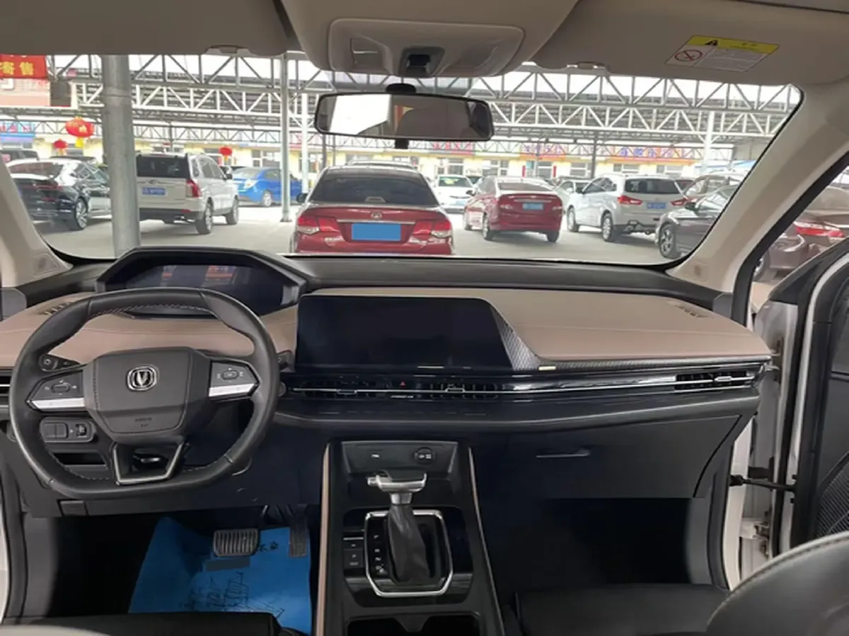 2022 ChangAn UNI-V 1.5T 188HP L4 7DCT,autocango,china used car exporter,china ev exporter,chinese used car exporter,chinese used ev exporter