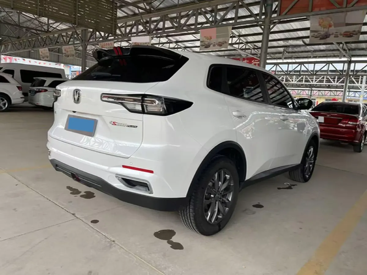 2022 ChangAn UNI-V 1.5T 188HP L4 7DCT,autocango,china used car exporter,china ev exporter,chinese used car exporter,chinese used ev exporter
