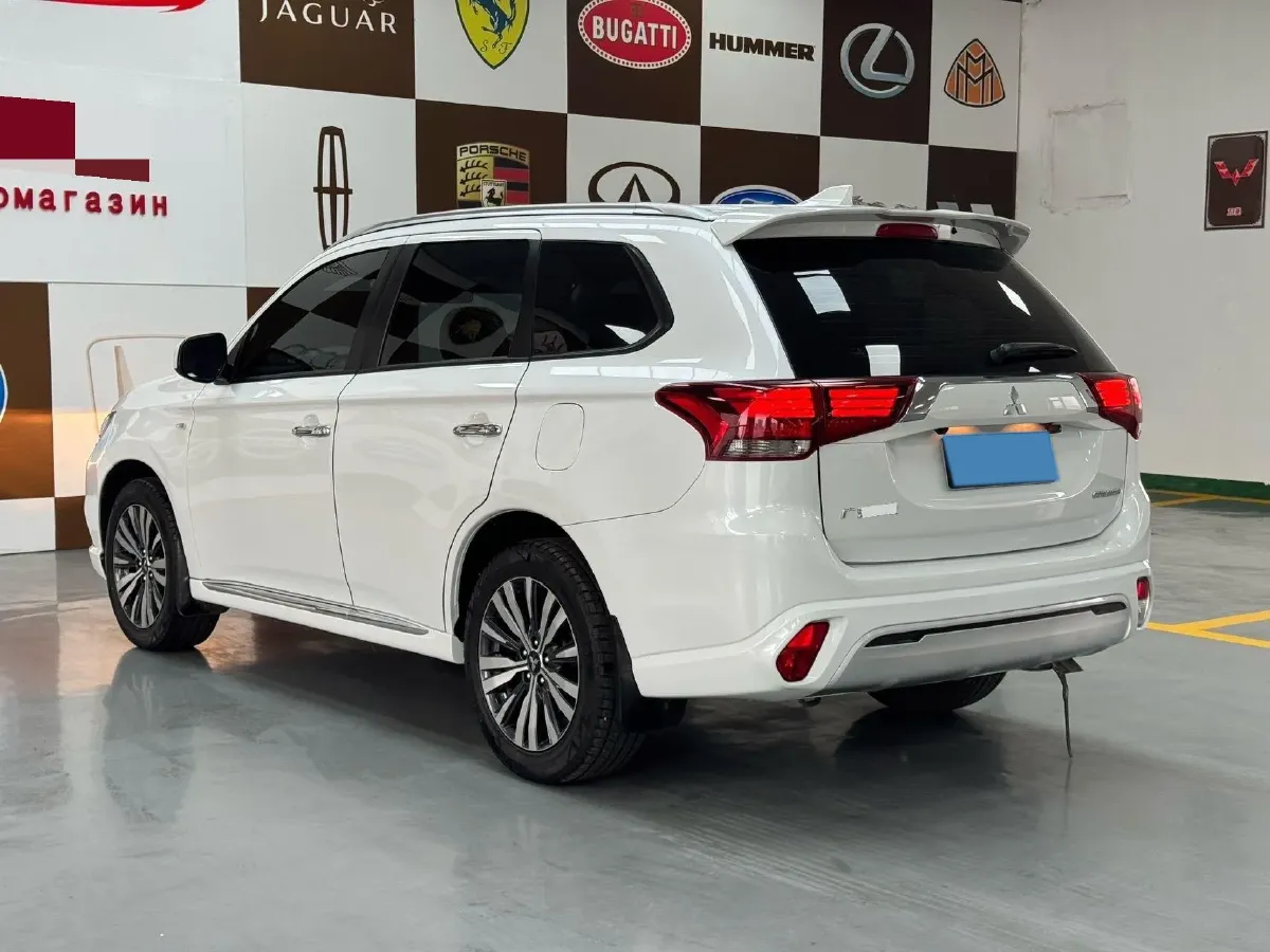 2021 Mitsubishi Outlander 2.0L 166HP L4 CVT,autocango,china used car exporter,china ev exporter,chinese used car exporter,chinese used ev exporter