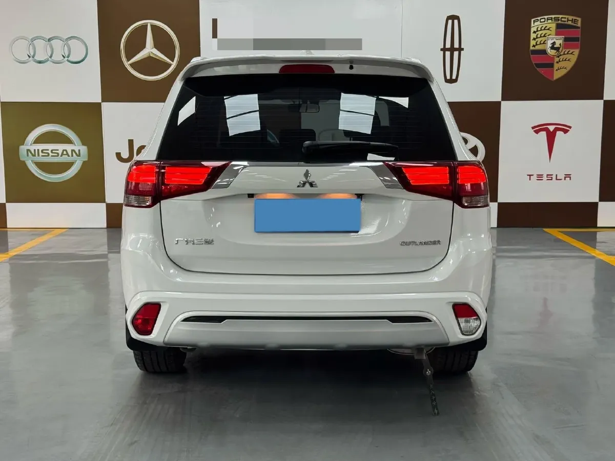 2021 Mitsubishi Outlander 2.0L 166HP L4 CVT,autocango,china used car exporter,china ev exporter,chinese used car exporter,chinese used ev exporter