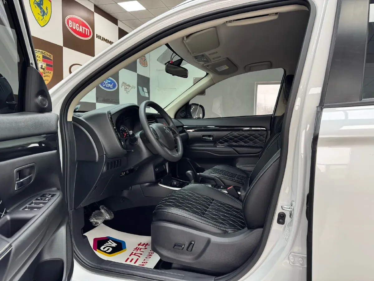 2021 Mitsubishi Outlander 2.0L 166HP L4 CVT,autocango,china used car exporter,china ev exporter,chinese used car exporter,chinese used ev exporter