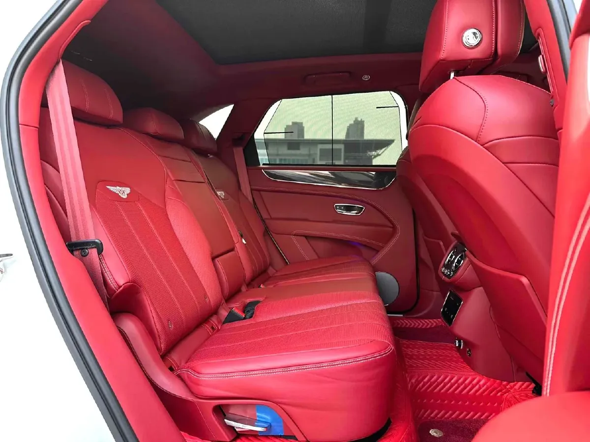 2021 Bentley Bentayga 4.0T 550HP V8 8AT,autocango,china used car exporter,china ev exporter,chinese used car exporter,chinese used ev exporter