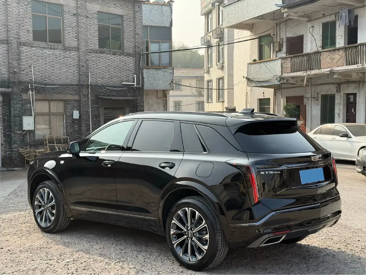 2025 Cadillac XT5 2.0T 237HP L4 9AT,autocango,china used car exporter,china ev exporter,chinese used car exporter,chinese used ev exporter