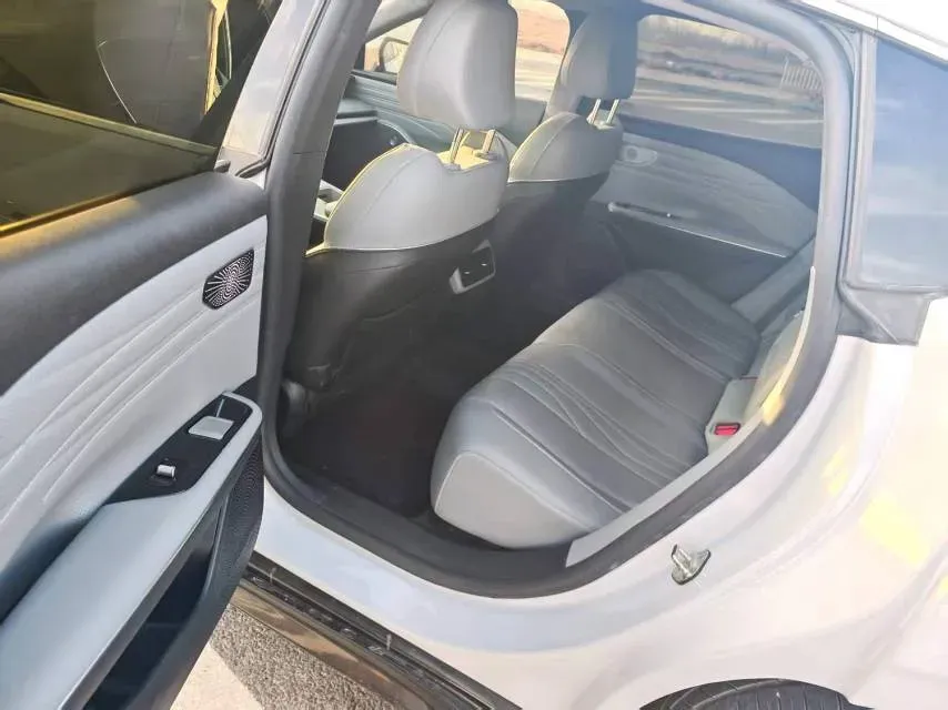 2024 Geely Galaxy E8 BEV 76KWH,autocango,china used car exporter,china ev exporter,chinese used car exporter,chinese used ev exporter