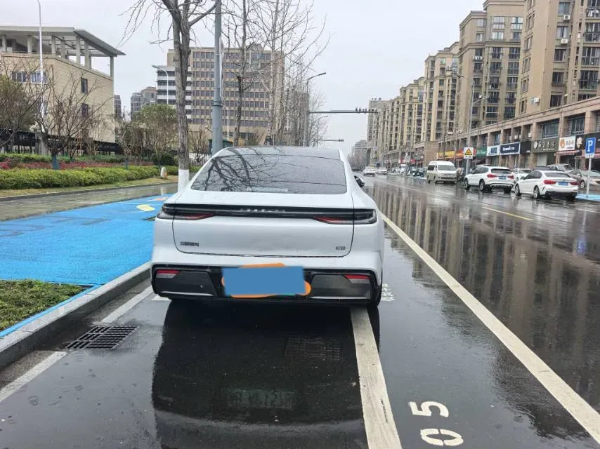 2024 Geely Galaxy E8 BEV 76KWH,autocango,china used car exporter,china ev exporter,chinese used car exporter,chinese used ev exporter