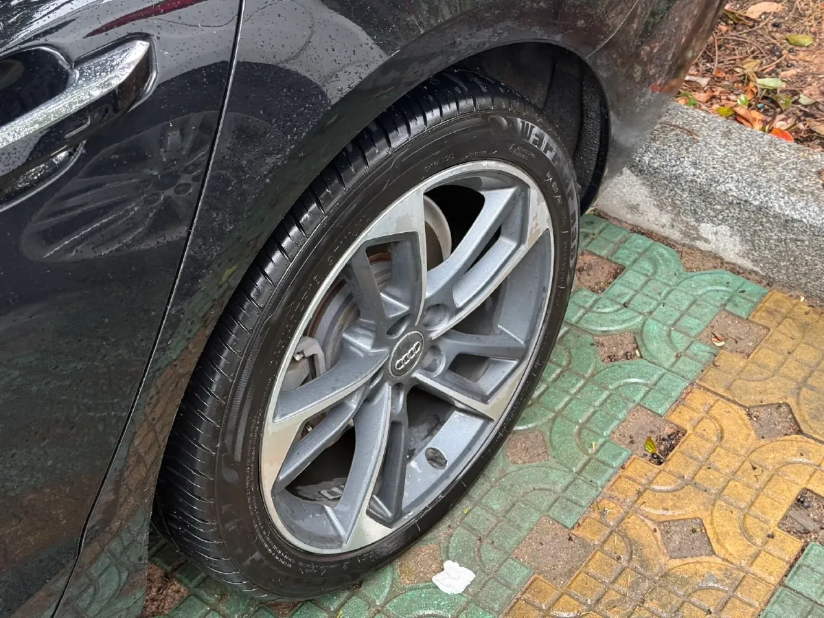 2020 Audi A4L 2.0T 190HP L4 7DCT,autocango,china used car exporter,china ev exporter,chinese used car exporter,chinese used ev exporter