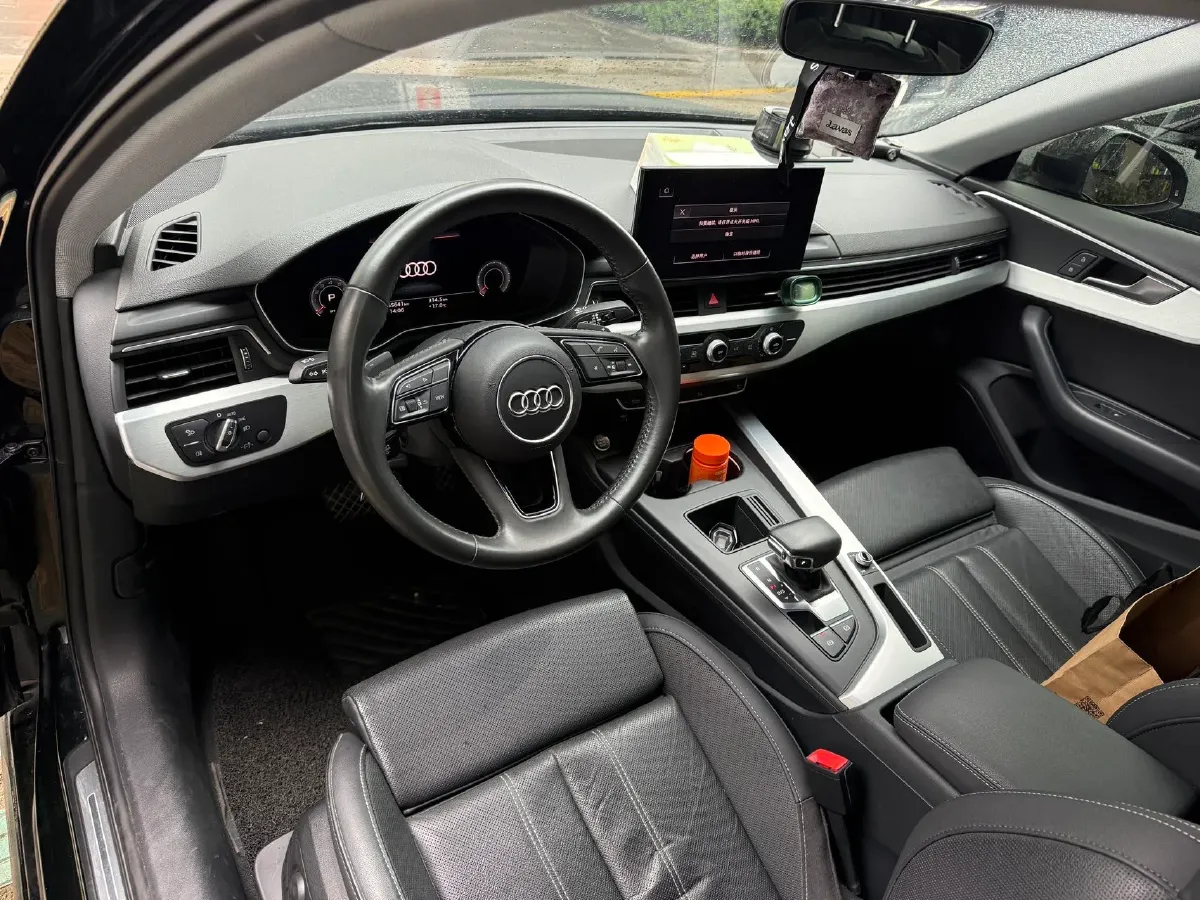 2020 Audi A4L 2.0T 190HP L4 7DCT,autocango,china used car exporter,china ev exporter,chinese used car exporter,chinese used ev exporter