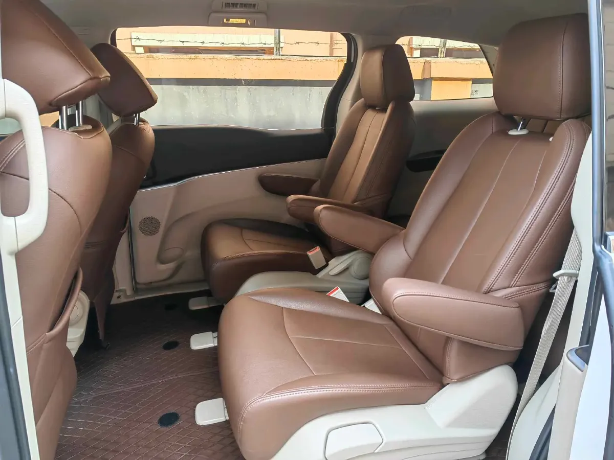 2021 Buick GL8 2.0T 237HP L4 9AT,autocango,china used car exporter,china ev exporter,chinese used car exporter,chinese used ev exporter