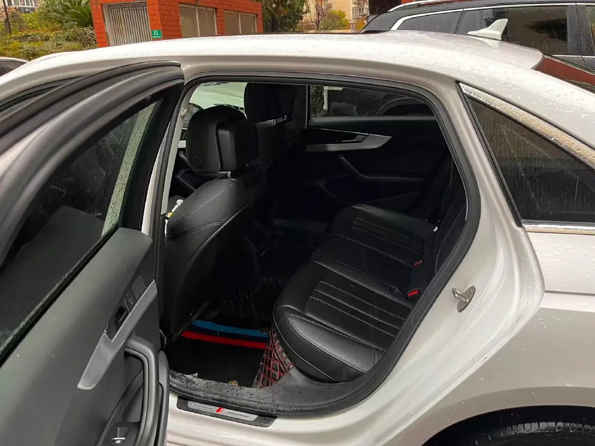 2020 Audi A4L 2.0T 190HP L4 7DCT,autocango,china used car exporter,china ev exporter,chinese used car exporter,chinese used ev exporter