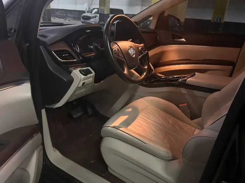 2022 Buick GL8 2.0T 237HP L4 9AT,autocango,china used car exporter,china ev exporter,chinese used car exporter,chinese used ev exporter