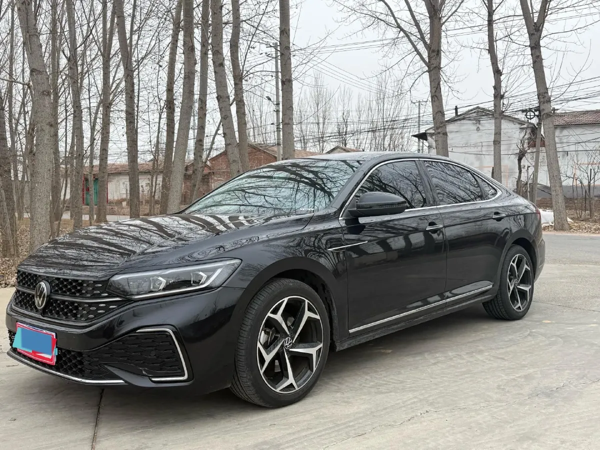 2025 Volkswagen Passat 2.0T 220HP L4 7DCT,autocango,china used car exporter,china ev exporter,chinese used car exporter,chinese used ev exporter
