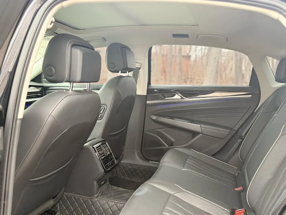 2025 Volkswagen Passat 2.0T 220HP L4 7DCT,autocango,china used car exporter,china ev exporter,chinese used car exporter,chinese used ev exporter