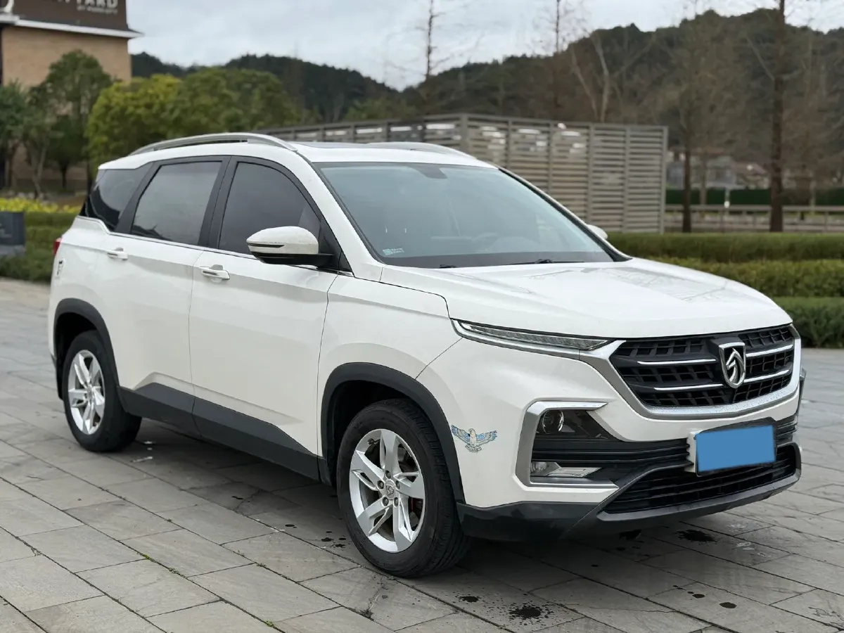 2019 BaoJun 530 1.5T 151HP L4 CVT,autocango,china used car exporter,china ev exporter,chinese used car exporter,chinese used ev exporter