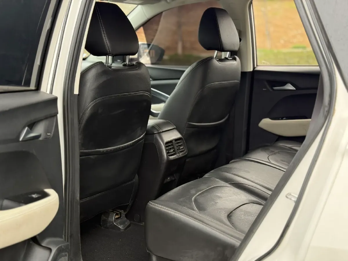 2019 BaoJun 530 1.5T 151HP L4 CVT,autocango,china used car exporter,china ev exporter,chinese used car exporter,chinese used ev exporter