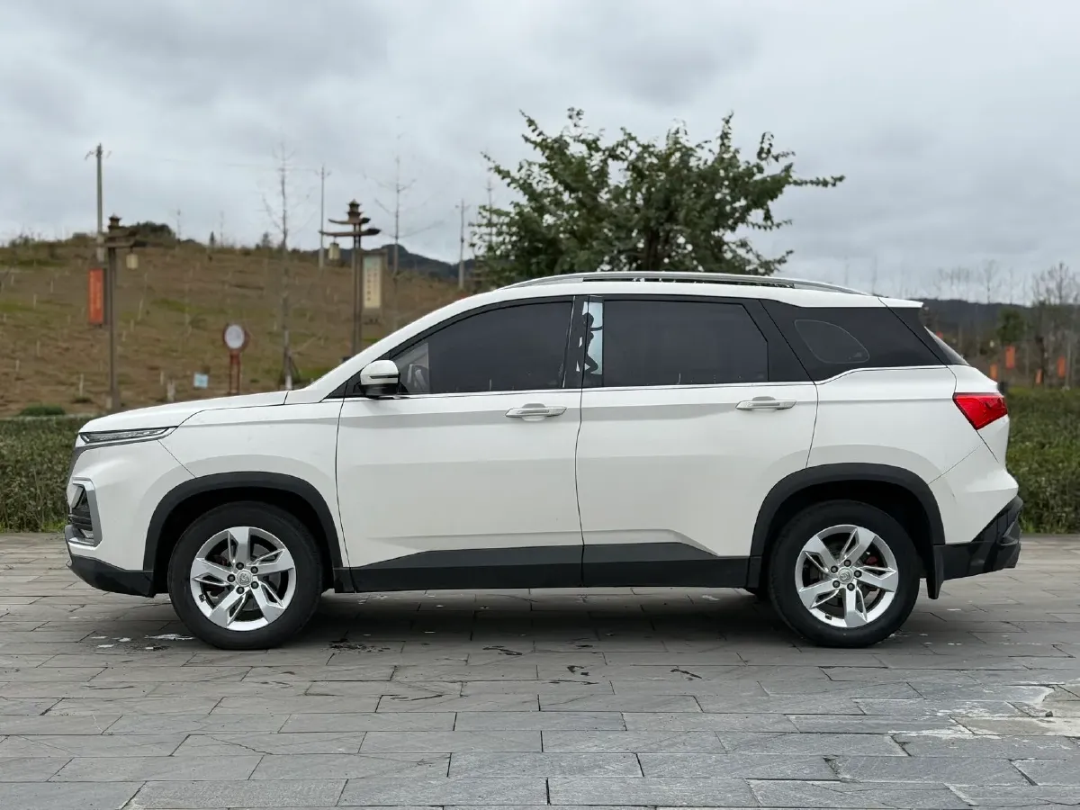 2019 BaoJun 530 1.5T 151HP L4 CVT,autocango,china used car exporter,china ev exporter,chinese used car exporter,chinese used ev exporter
