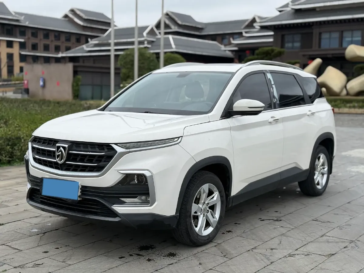 2019 BaoJun 530 1.5T 151HP L4 CVT,autocango,china used car exporter,china ev exporter,chinese used car exporter,chinese used ev exporter