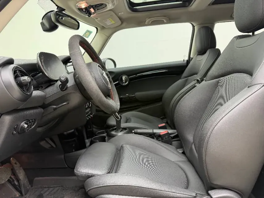 2023 MINI MINI 1.5T 136HP L3 7DCT,autocango,china used car exporter,china ev exporter,chinese used car exporter,chinese used ev exporter