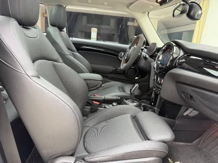 2023 MINI MINI 1.5T 136HP L3 7DCT,autocango,china used car exporter,china ev exporter,chinese used car exporter,chinese used ev exporter