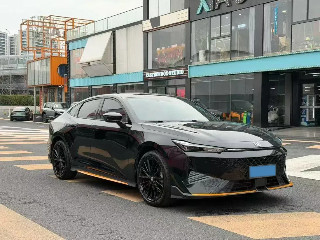 2024 ChangAn UNI-V 1.5T 188HP L4 7DCT,autocango,china used car exporter,china ev exporter,chinese used car exporter,chinese used ev exporter