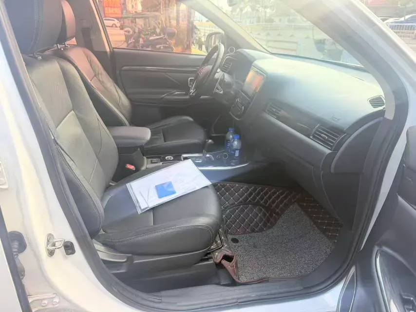 2019 Mitsubishi Outlander 2.4L 192HP L4 CVT,autocango,china used car exporter,china ev exporter,chinese used car exporter,chinese used ev exporter