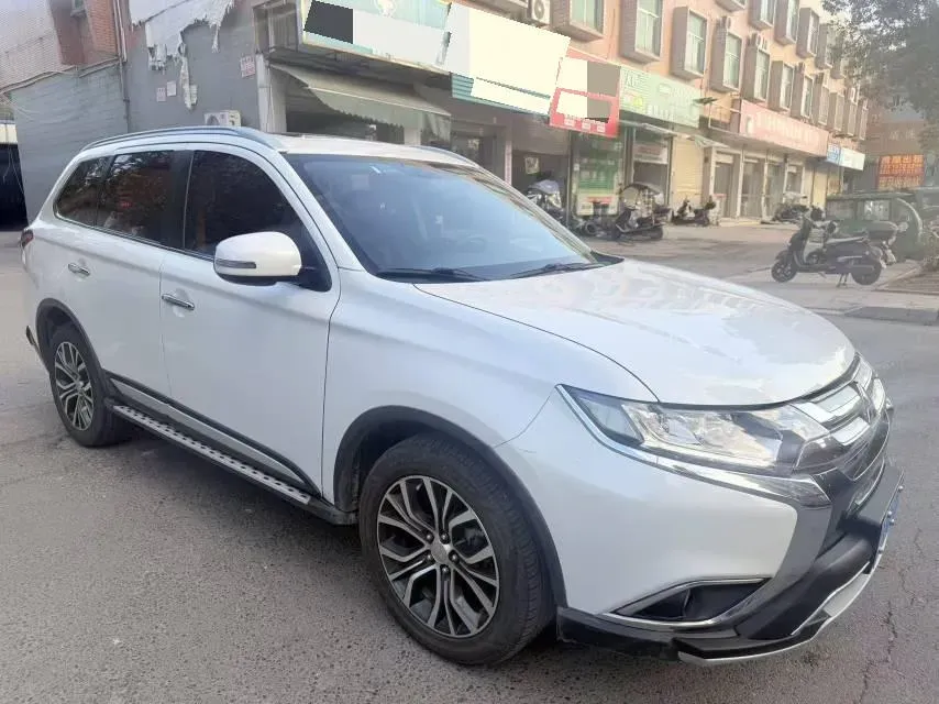 2019 Mitsubishi Outlander 2.4L 192HP L4 CVT,autocango,china used car exporter,china ev exporter,chinese used car exporter,chinese used ev exporter