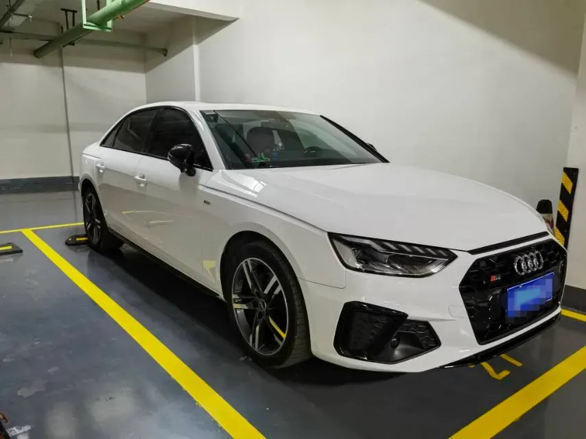 2022 Audi A4L 2.0T 190HP L4 7DCT,autocango,china used car exporter,china ev exporter,chinese used car exporter,chinese used ev exporter