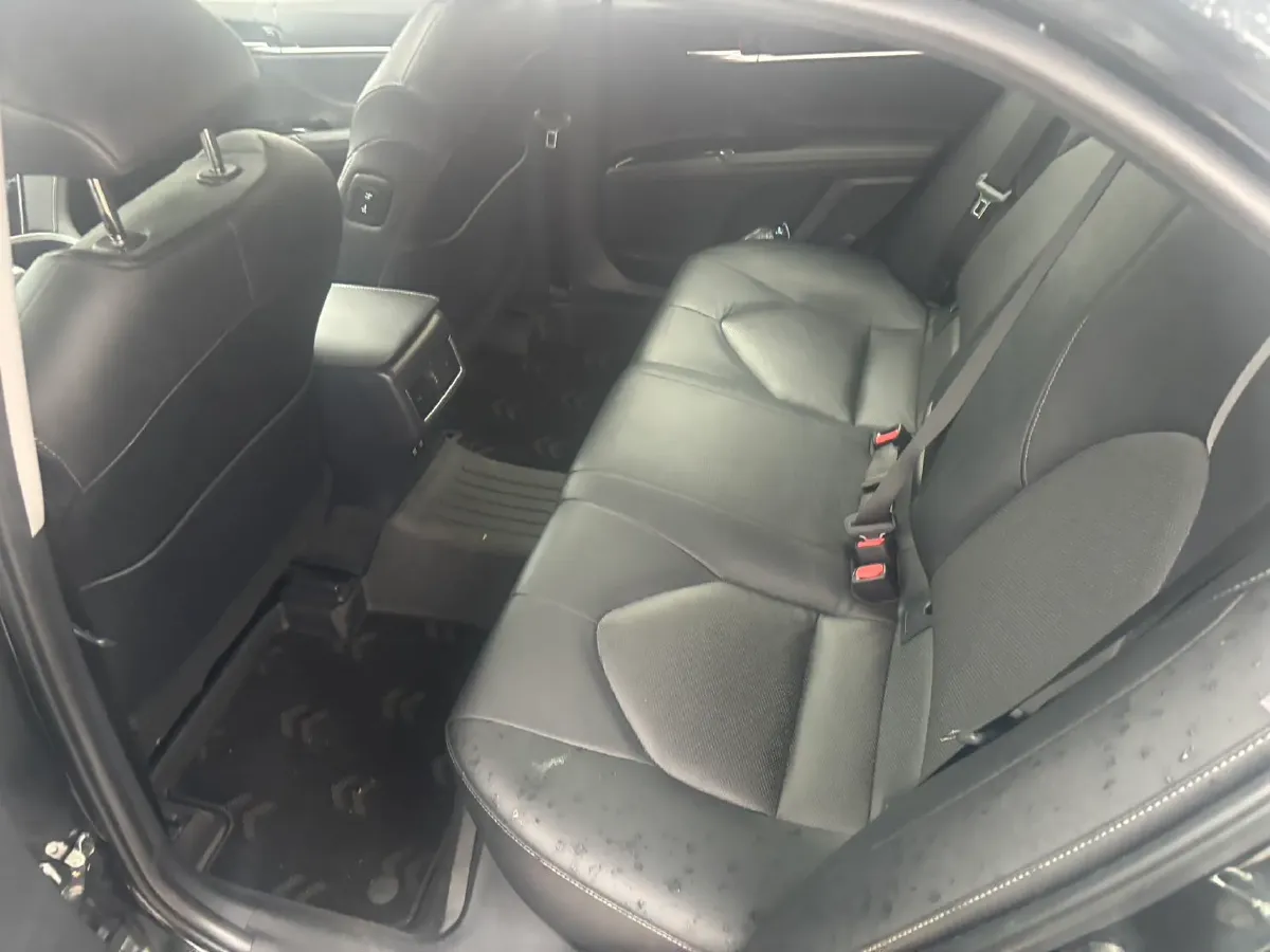 2021 Toyota Camry 2.5L 209HP L4 8AT,autocango,china used car exporter,china ev exporter,chinese used car exporter,chinese used ev exporter