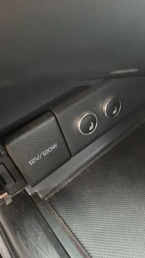 2021 Toyota Camry 2.5L 209HP L4 8AT,autocango,china used car exporter,china ev exporter,chinese used car exporter,chinese used ev exporter