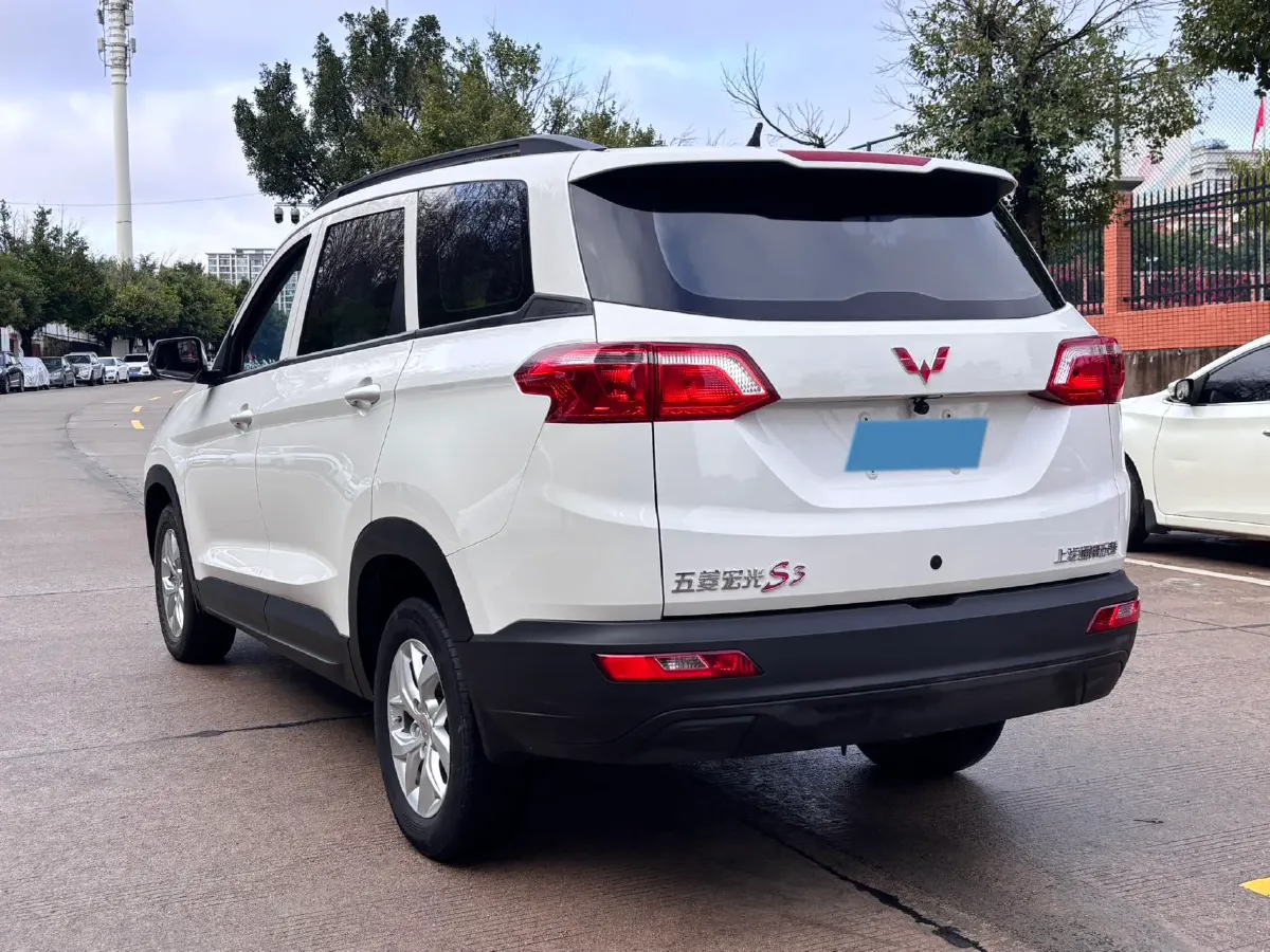 2019 WuLing HongGuang S3 1.5L 99HP L4 6MT,autocango,china used car exporter,china ev exporter,chinese used car exporter,chinese used ev exporter