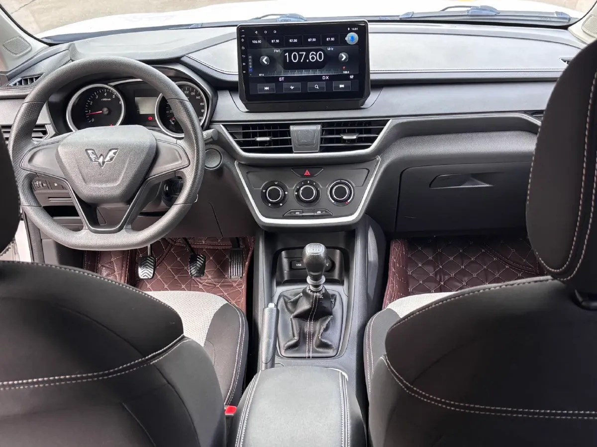 2019 WuLing HongGuang S3 1.5L 99HP L4 6MT,autocango,china used car exporter,china ev exporter,chinese used car exporter,chinese used ev exporter