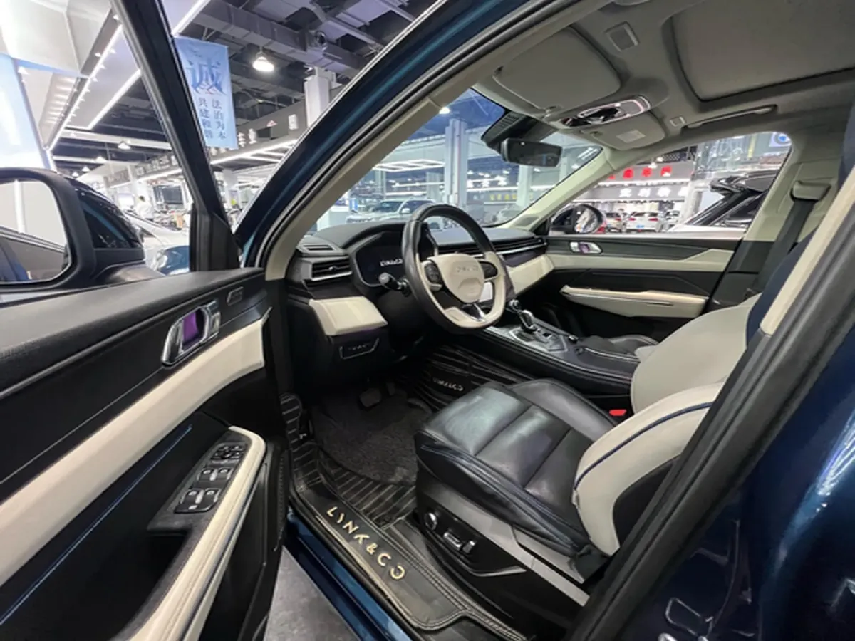 2021 LYNK&CO 01 2.0T 218HP L4 8AT,autocango,china used car exporter,china ev exporter,chinese used car exporter,chinese used ev exporter